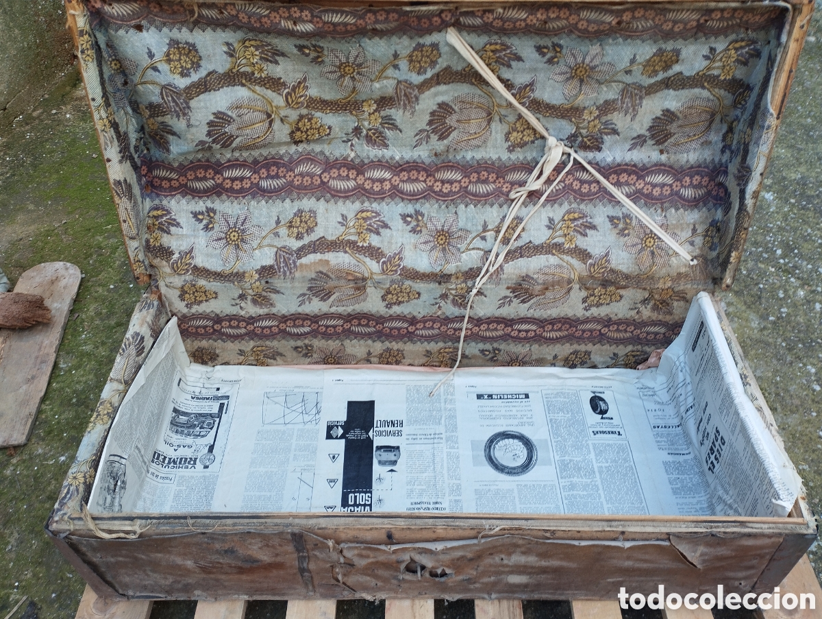 Antig&uuml;edades: Lote de dos ba&uacute;les de madera - Foto 1
