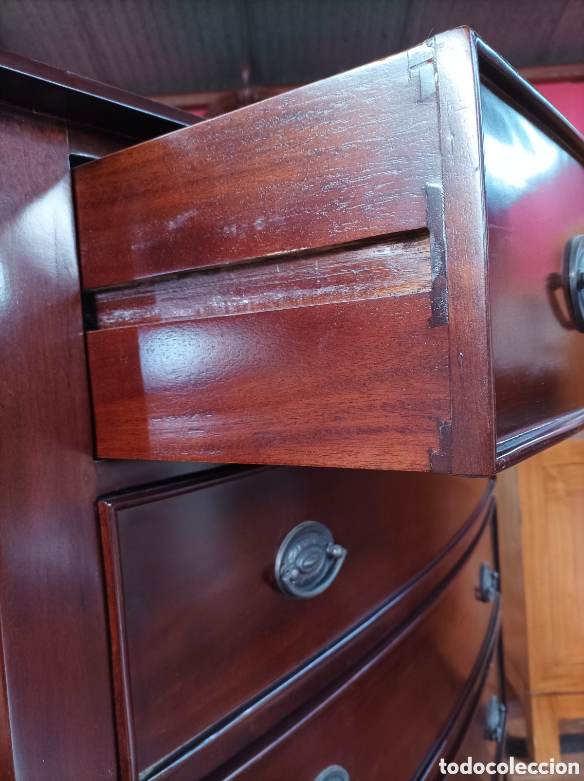 Antig&uuml;edades: C&oacute;moda en madera de caoba maciza - Foto 4