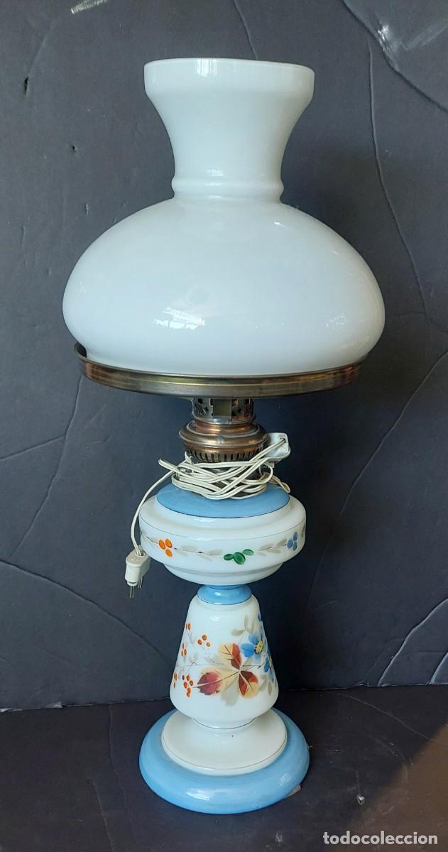 Antig&uuml;edades: Antiguo quinque de opalina pintado . - Foto 1