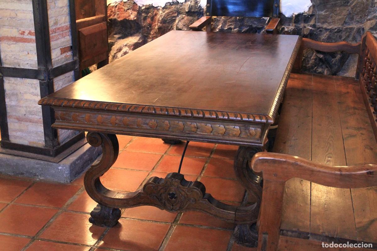 Antig&uuml;edades: Mesa antigua de madera labrada. - Foto 2