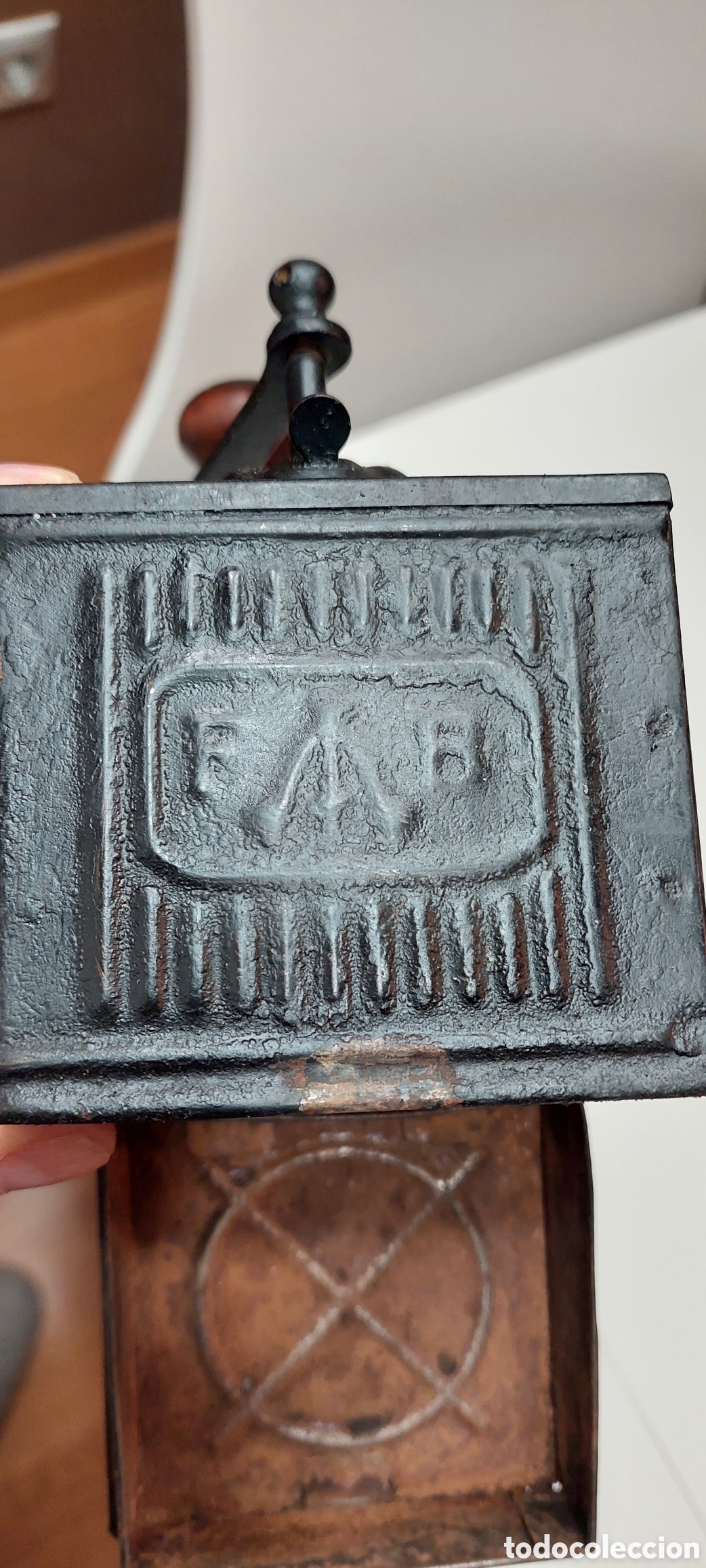 Antig&uuml;edades: Molinillo F.B.tres espadas. - Foto 6