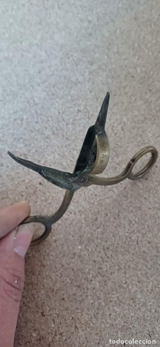 Antig&uuml;edades: TIJERAS APAGAVELAS BRONCE - Foto 4