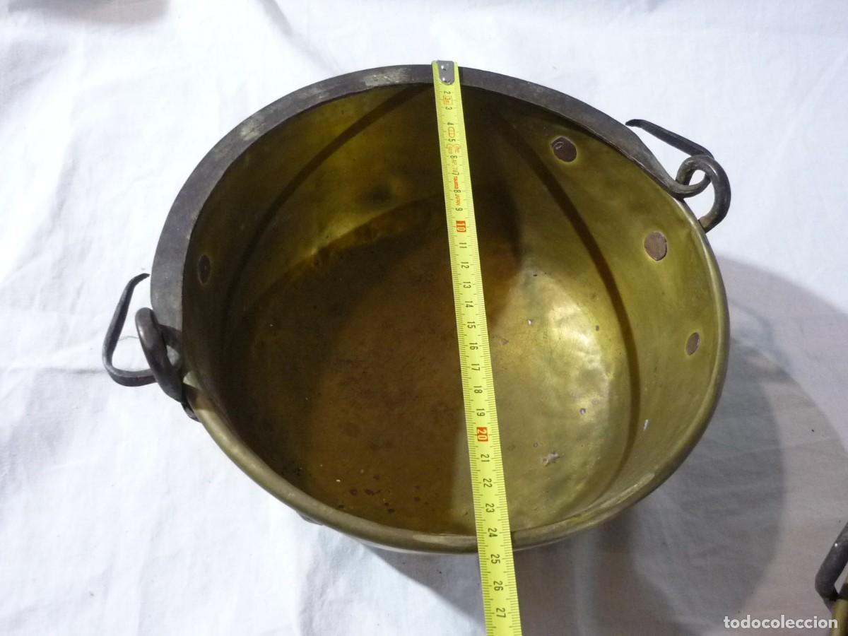 Antig&uuml;edades: Pareja de calderos de bronce e hierro forjado - Foto 7