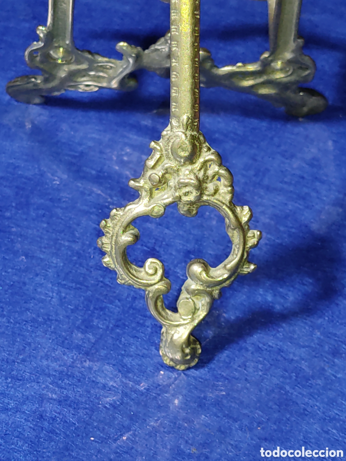Antig&uuml;edades: Atril antiguo de bronce estilo Luis XV. - Foto 5
