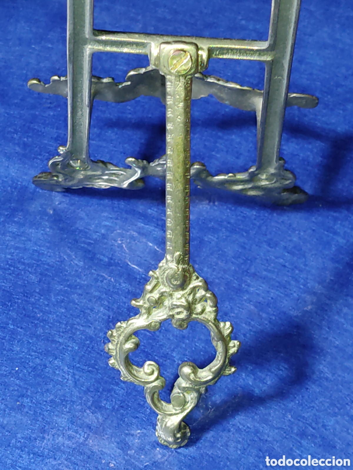 Antig&uuml;edades: Atril antiguo de bronce estilo Luis XV. - Foto 7