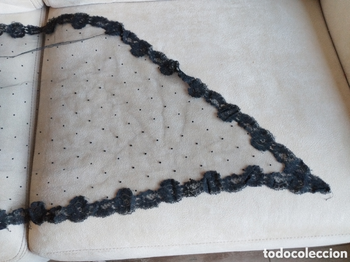 Antig&uuml;edades: *MANTILLA TRIANGULAR.(Rf:329/a) - Foto 2