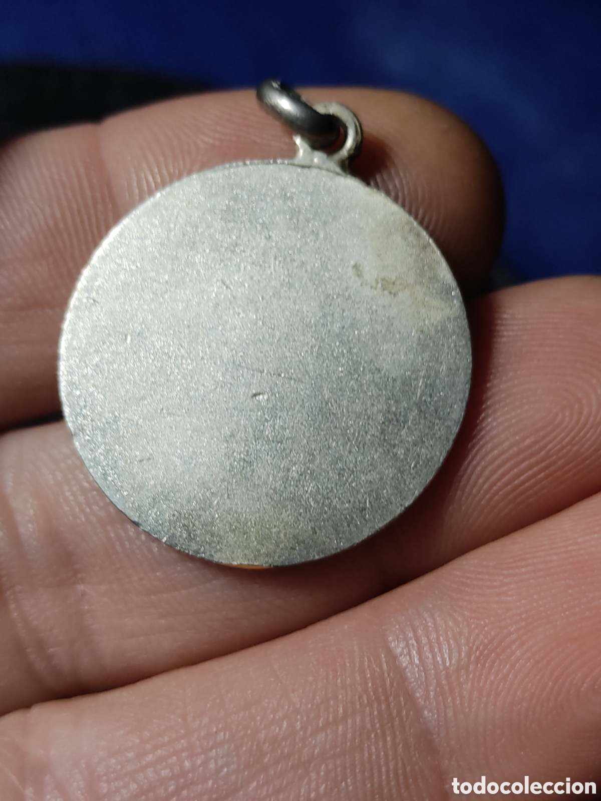 Antig&uuml;edades: Medalla plateada de la virgen ni&ntilde;a. - Foto 4