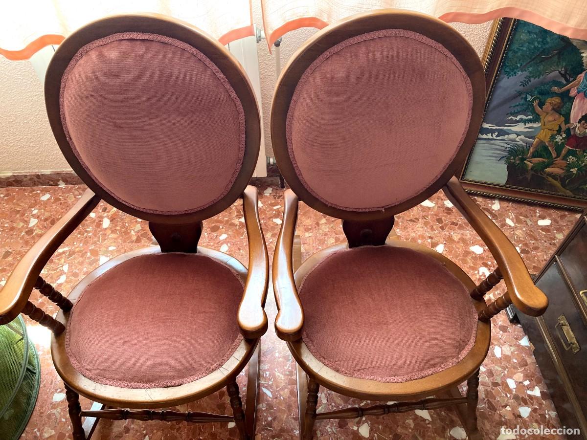 Antig&uuml;edades: Dos mecedoras de madera tapizadas - Foto 2