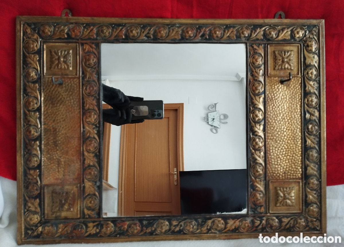 Antig&uuml;edades: Antiguo Espejo de Bronce y Lat&oacute;n. - Foto 1