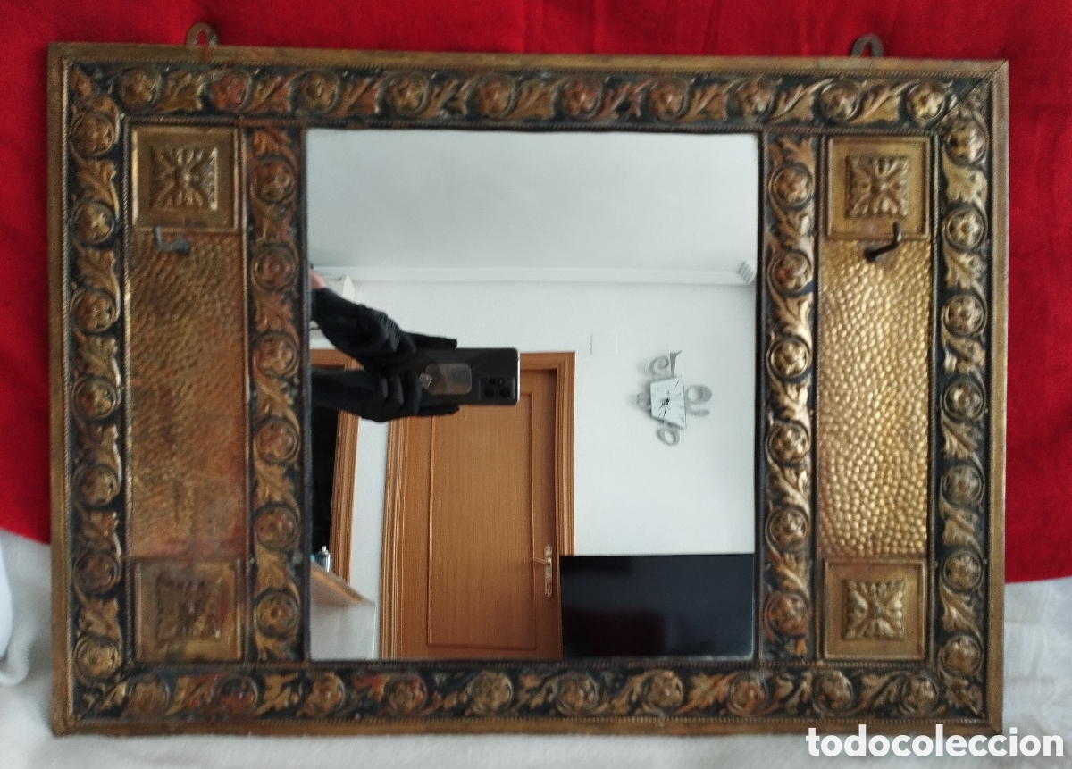 Antig&uuml;edades: Antiguo Espejo de Bronce y Lat&oacute;n. - Foto 2