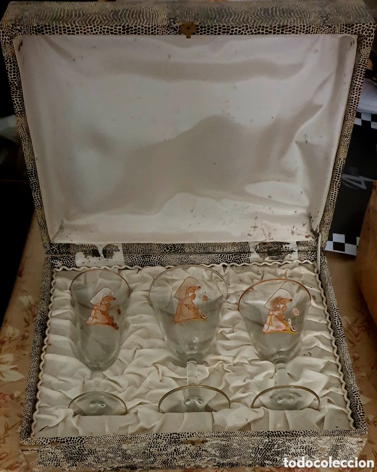 Antig&uuml;edades: CAJA JUEGO DE COPAS MI 1a COMUNI&Oacute;N - Foto 2