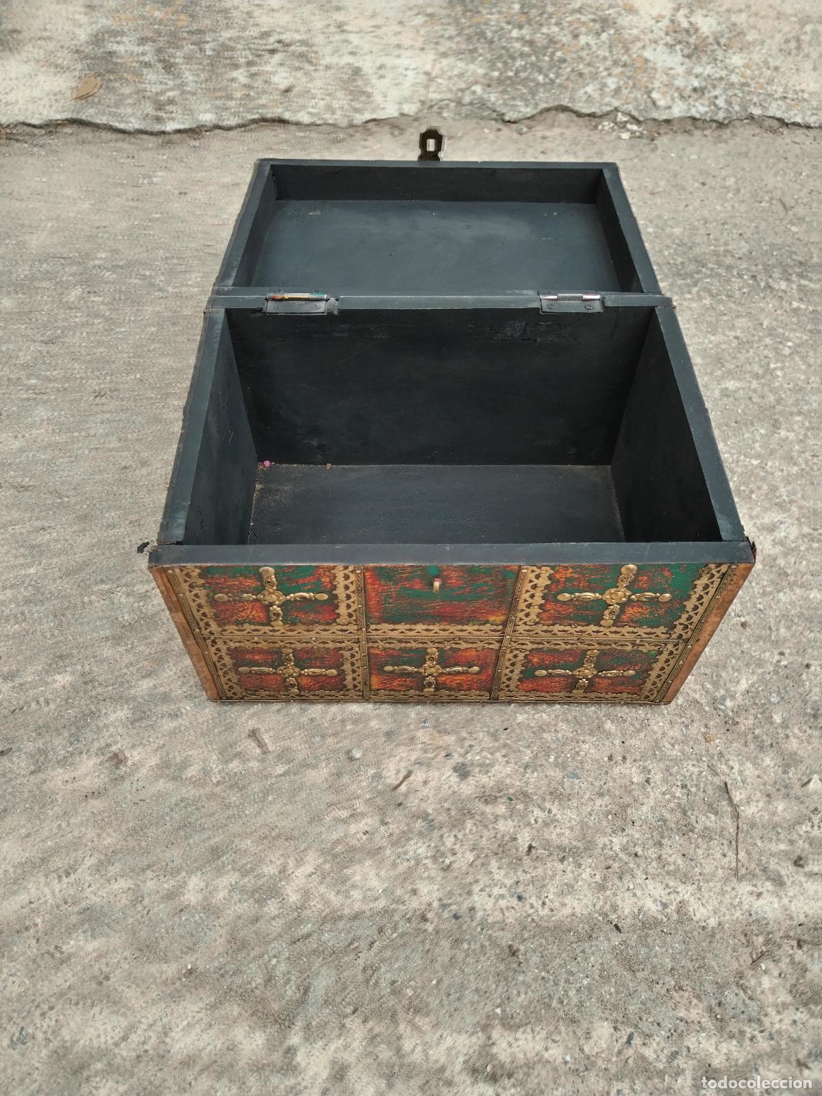 Antig&uuml;edades: caja secrete, cofre con tachuelas - Foto 5