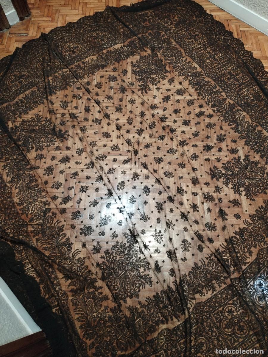 Antig&uuml;edades: Antigua Mantilla de chantilly - Foto 2
