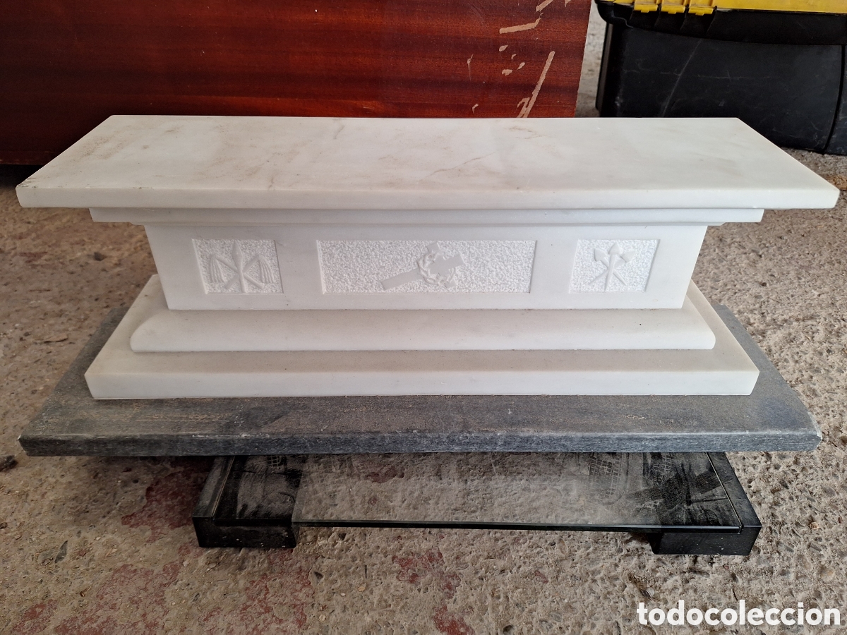 Antig&uuml;edades: Base de m&aacute;rmol para Iglesia - Foto 1