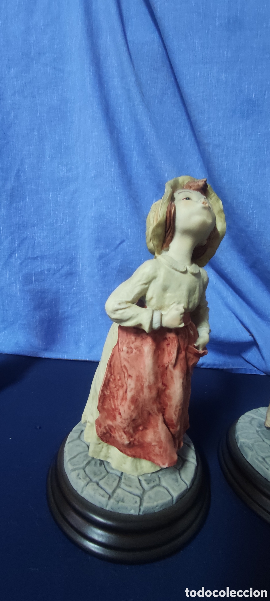 Antig&uuml;edades: Pareja de figuras de marmolina - Foto 2