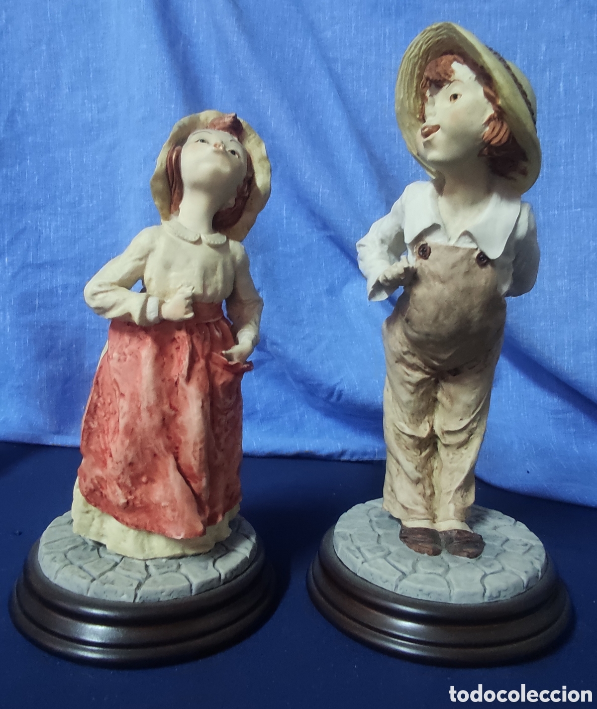 Antig&uuml;edades: Pareja de figuras de marmolina - Foto 1