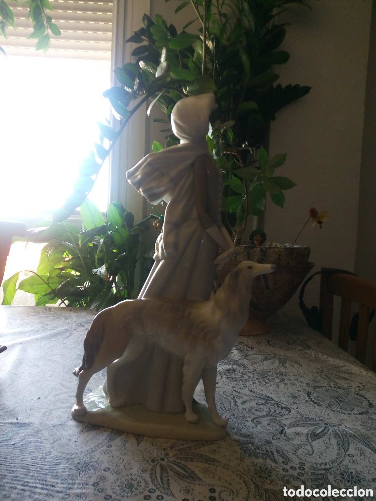 Antig&uuml;edades: Cer&aacute;mica de Lladr&oacute;, Dama con perro - Foto 4