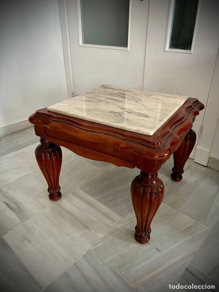 Antig&uuml;edades: Mesa de centro en madera con tapa de m&aacute;rmol. - Foto 4