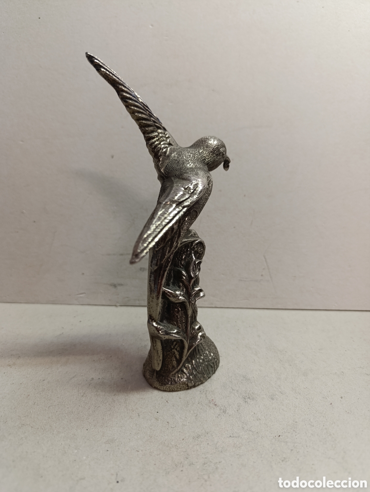 Antig&uuml;edades: PAJARO SOBRE TRONCO, EN METAL. - Foto 4