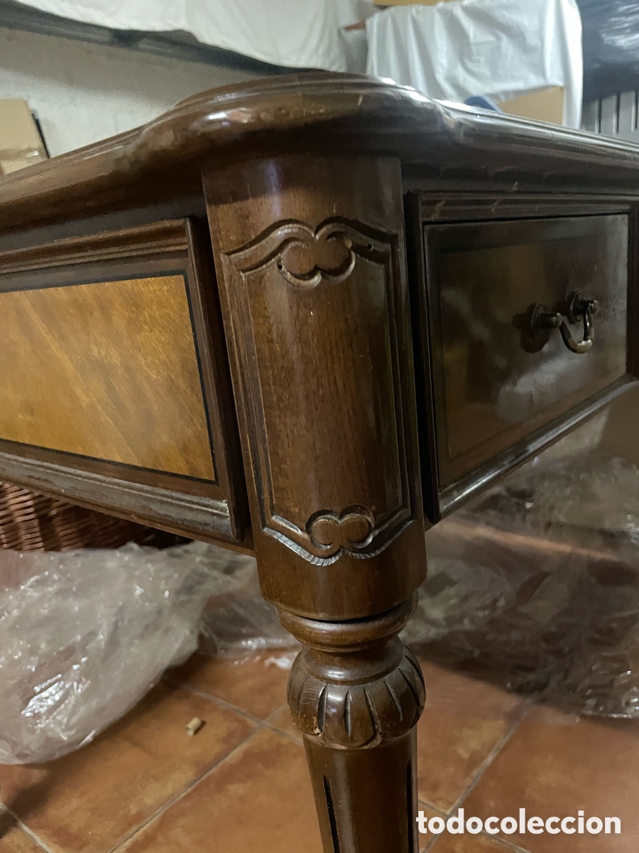 Antig&uuml;edades: Mesa despacho de madera y piel - Foto 4