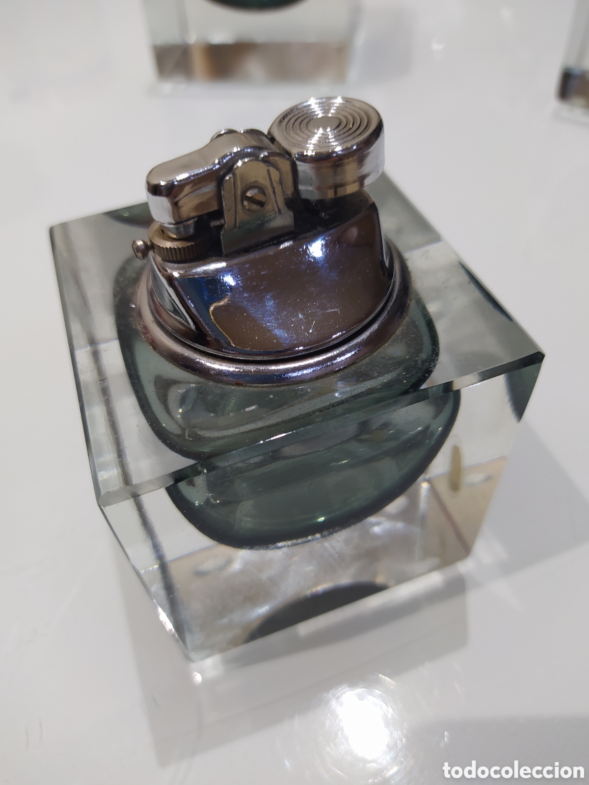 Antig&uuml;edades: Conjunto de ceniceros y encendedor Murano - Foto 2