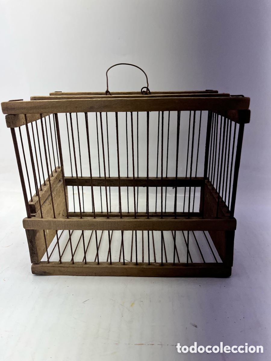 Antig&uuml;edades: Jaula de p&aacute;jaros fabricada en madera y hierro. - Foto 1