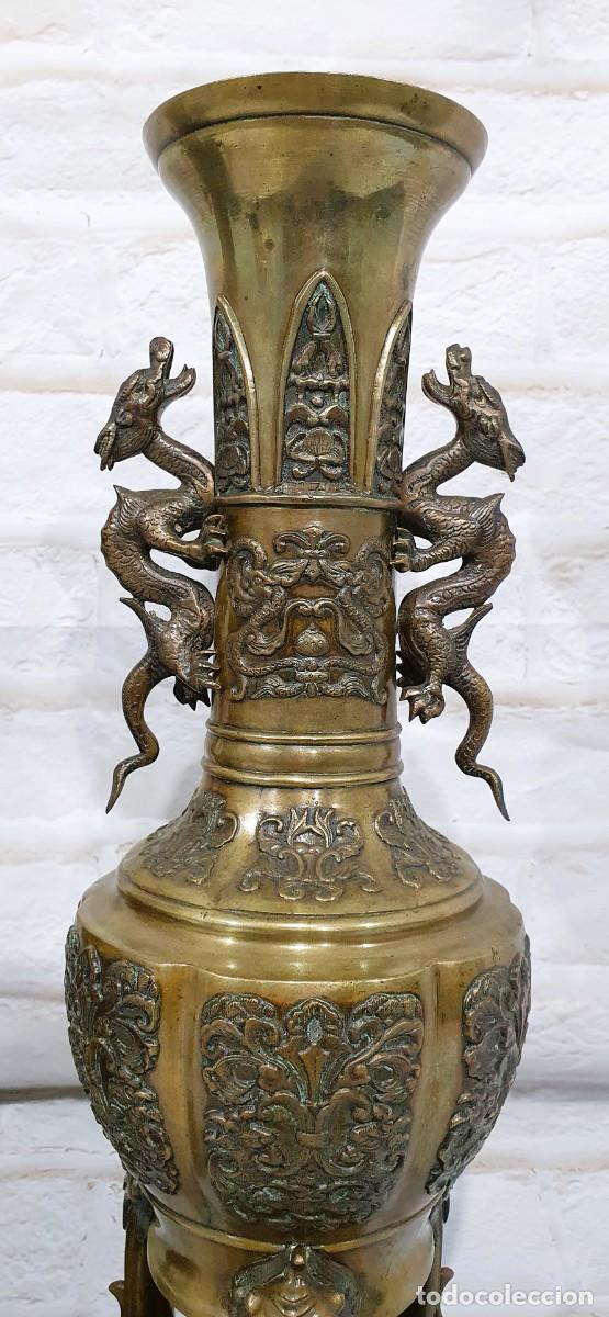 Antig&uuml;edades: Pareja de jarrones bronce S.XIX - Foto 4