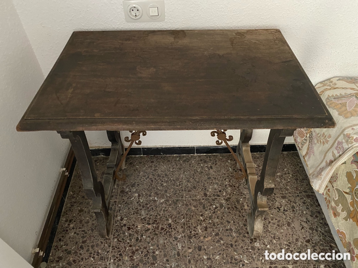 Antig&uuml;edades: Mesa madera con pata de lora siglo XIX. - Foto 2