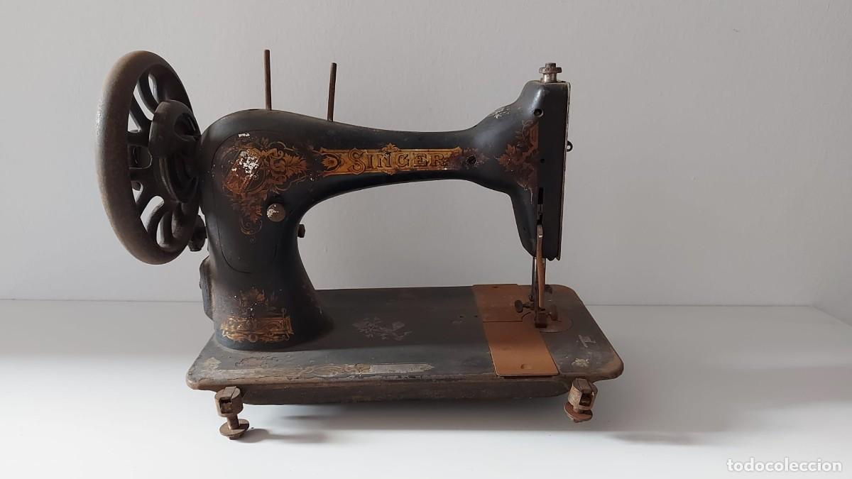 Antig&uuml;edades: M&aacute;quina de coser marca SINGER - Foto 1