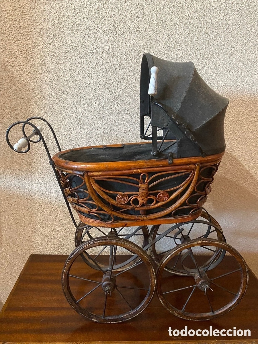 Antig&uuml;edades: Coche de beb&eacute; decorativo - Foto 1