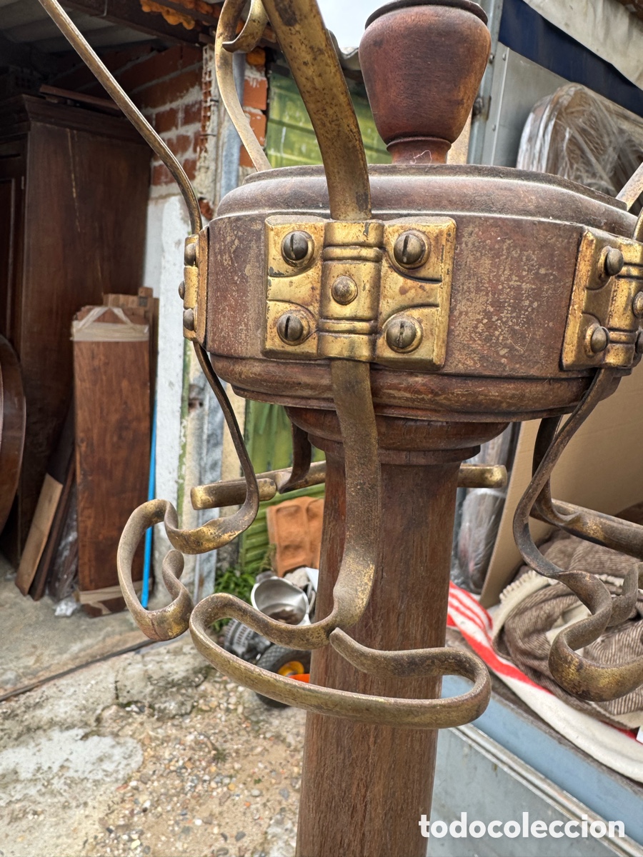 Antig&uuml;edades: Bonito perchero de madera - Foto 3