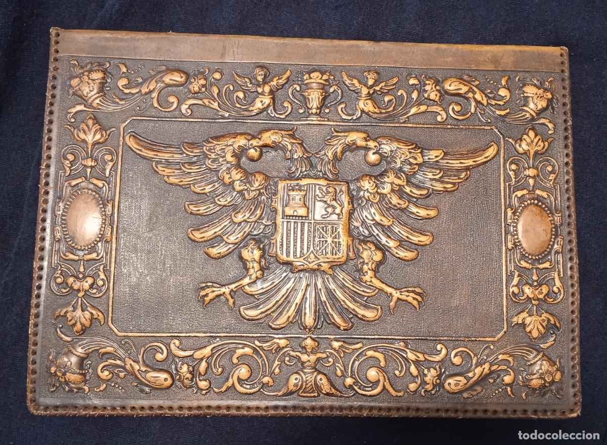 Antig&uuml;edades: Antiguo porta documentos cuero repujado - Foto 1