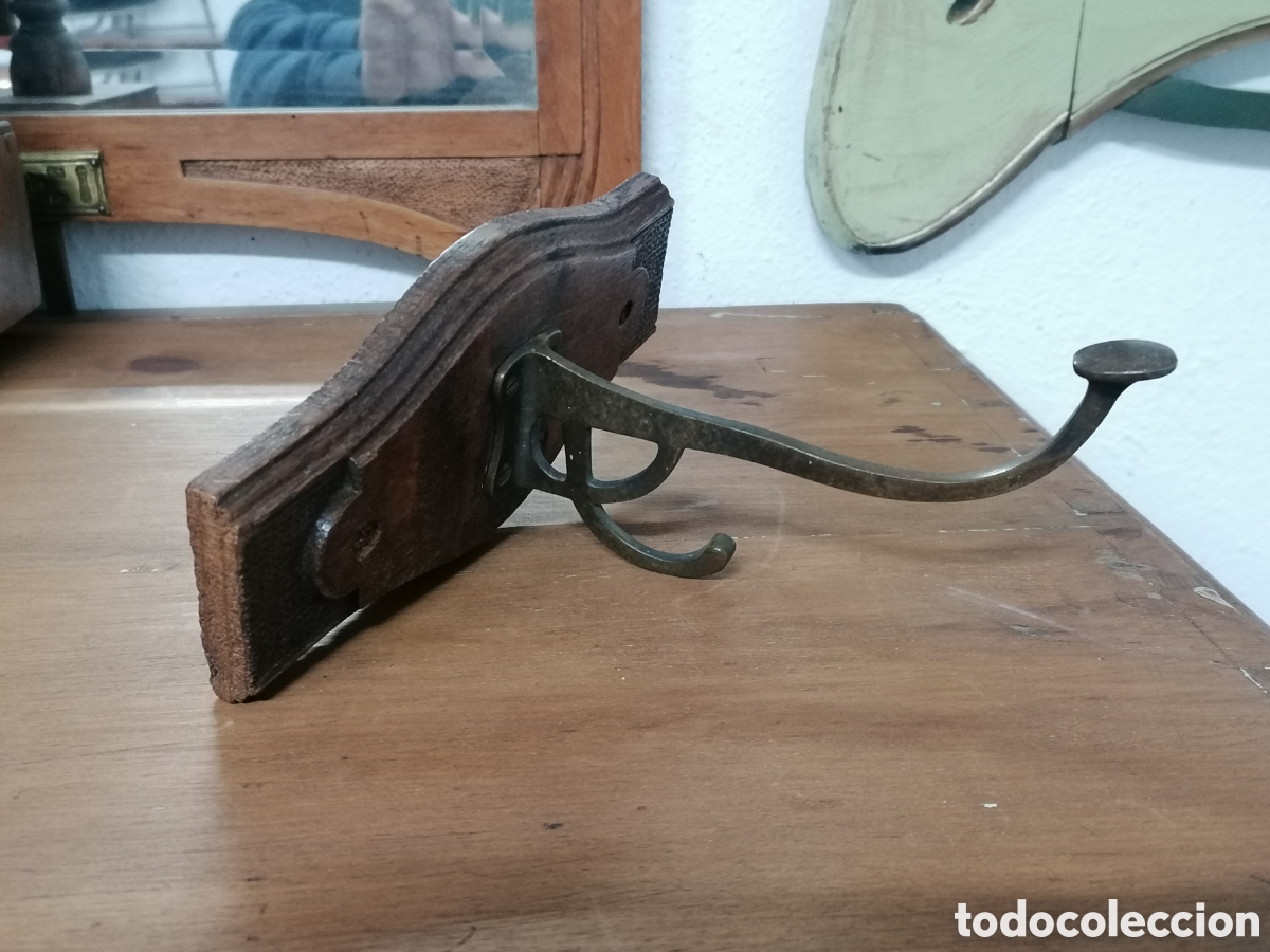 Antig&uuml;edades: Perchero de pared Arts and Crafts - Foto 1