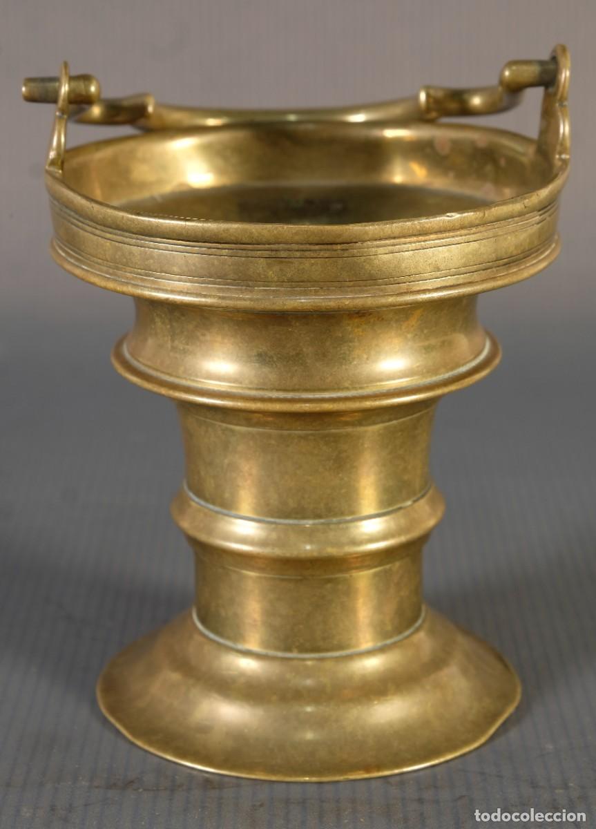 Antig&uuml;edades: Acetre en bronce franc&eacute;s siglo XVI - Foto 2