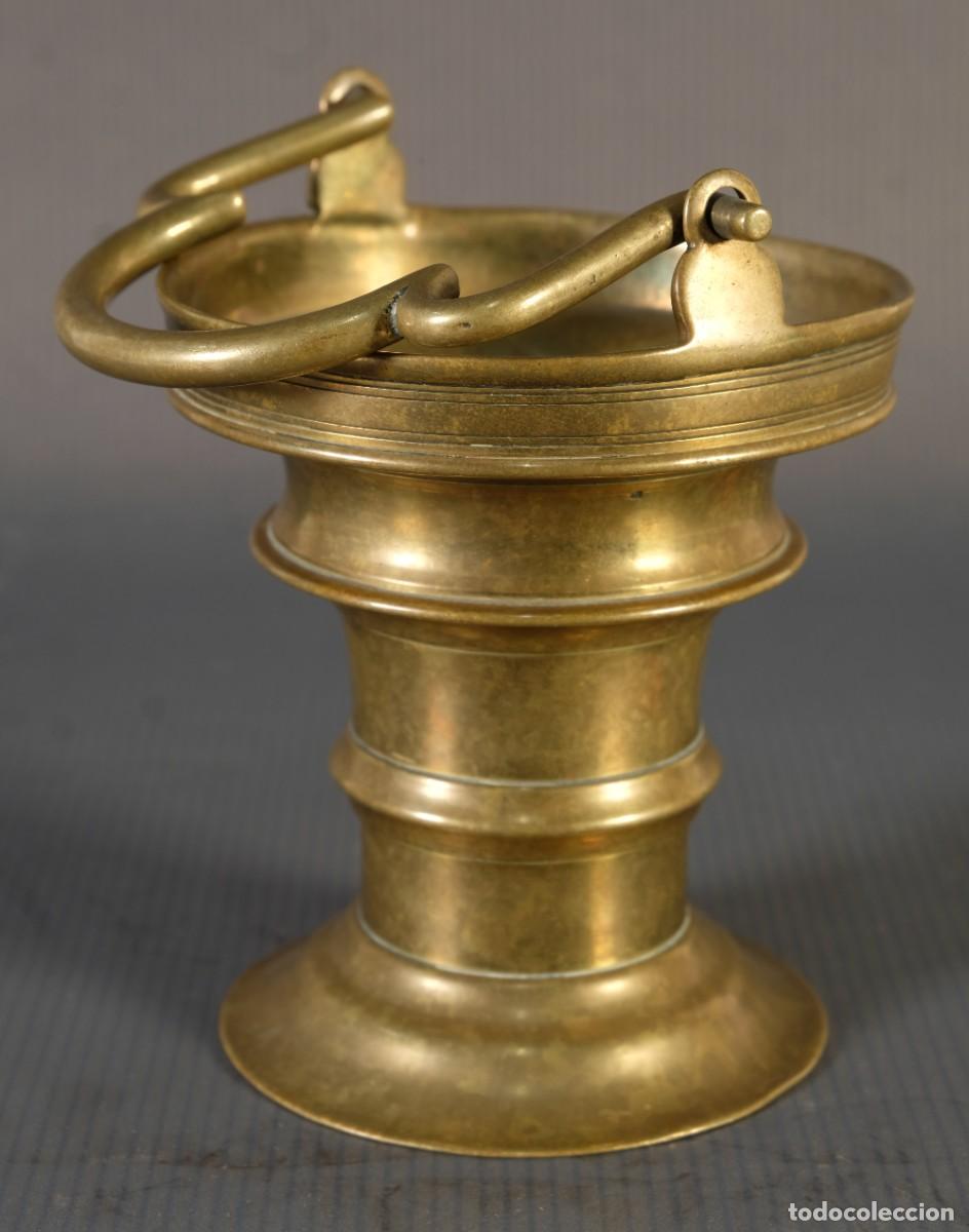 Antig&uuml;edades: Acetre en bronce franc&eacute;s siglo XVI - Foto 3