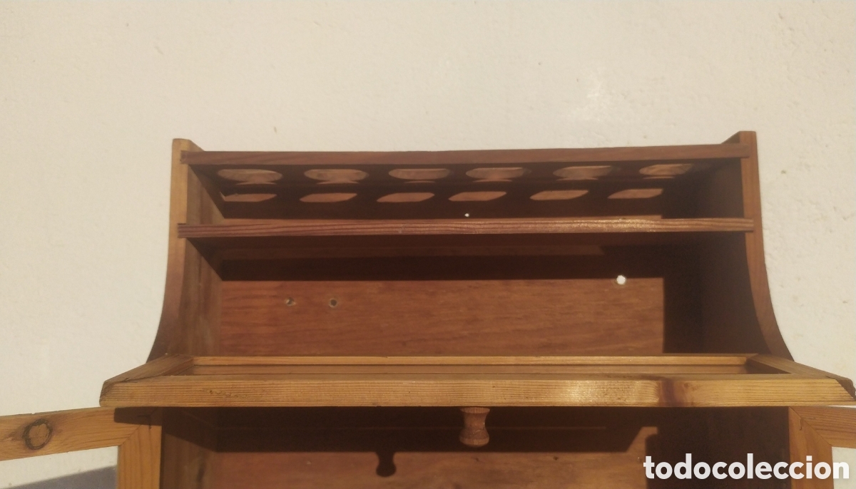 Antig&uuml;edades: Peque&ntilde;a vitrina madera - Foto 4