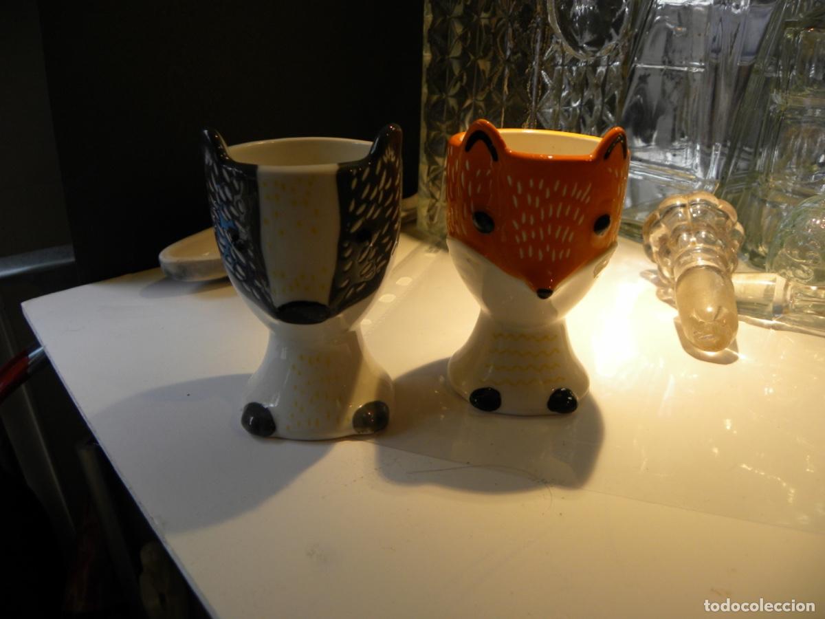 Antig&uuml;edades: 2 HUEVERAS DE PORCELANA - Foto 1