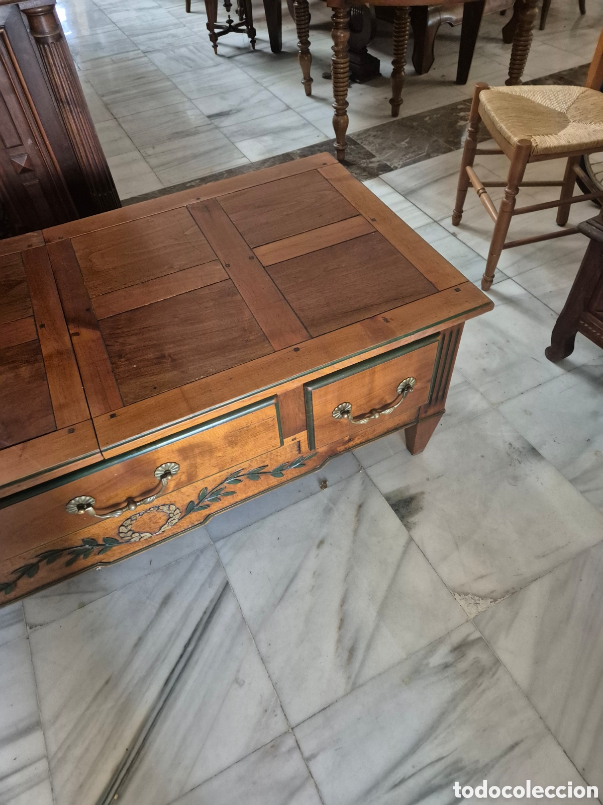 Antig&uuml;edades: Mesa auxiliar en gogal - Foto 5