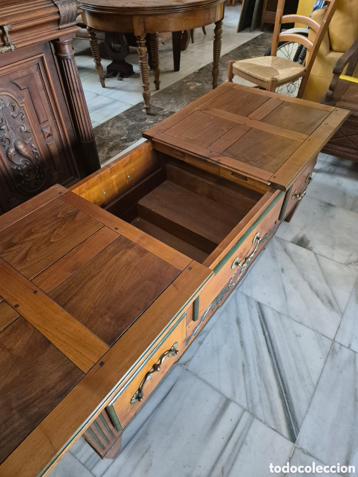 Antig&uuml;edades: Mesa auxiliar en gogal - Foto 9