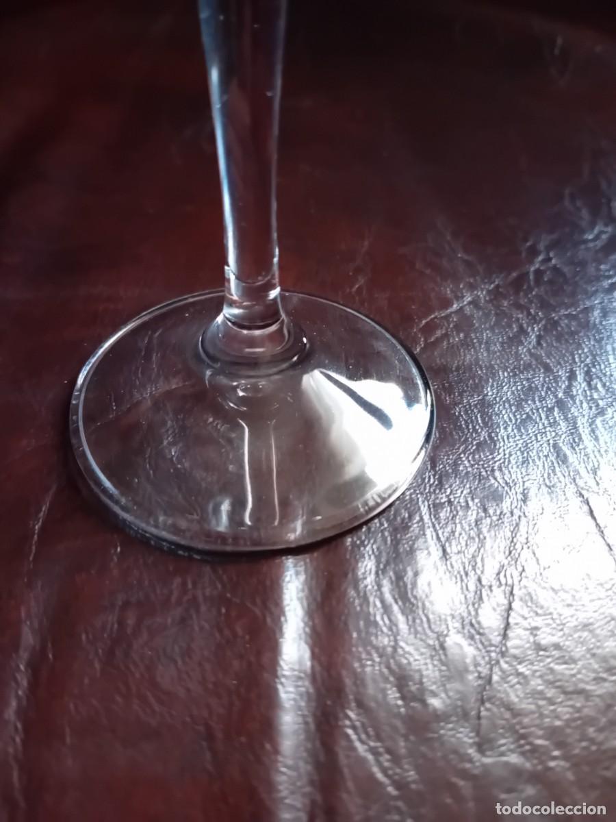 Antig&uuml;edades: Copa o vaso de grappa, no lleva sello - Foto 2