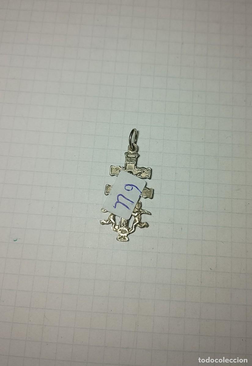 Antig&uuml;edades: Medallita religiosa, 2,5cm - Foto 3