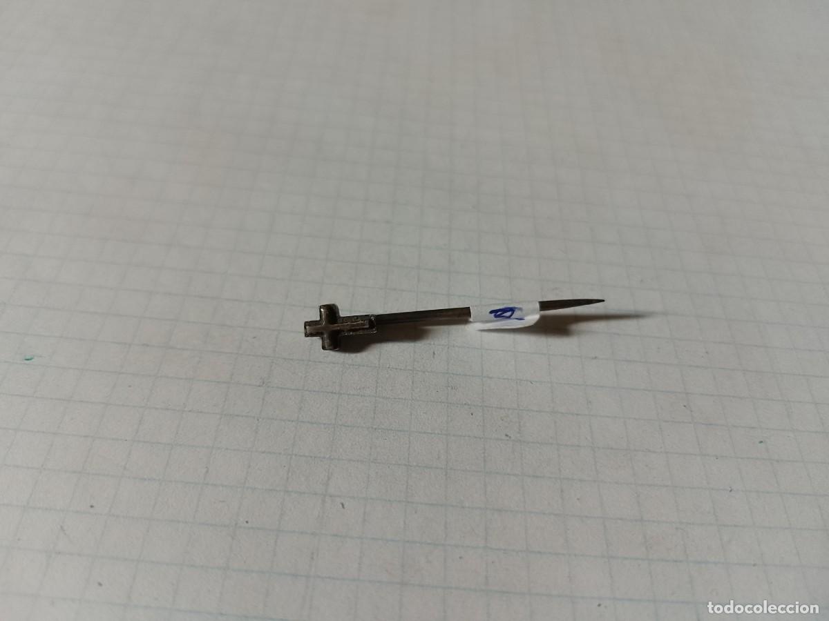 Antiques: Cruz de aguja, 7 mm.