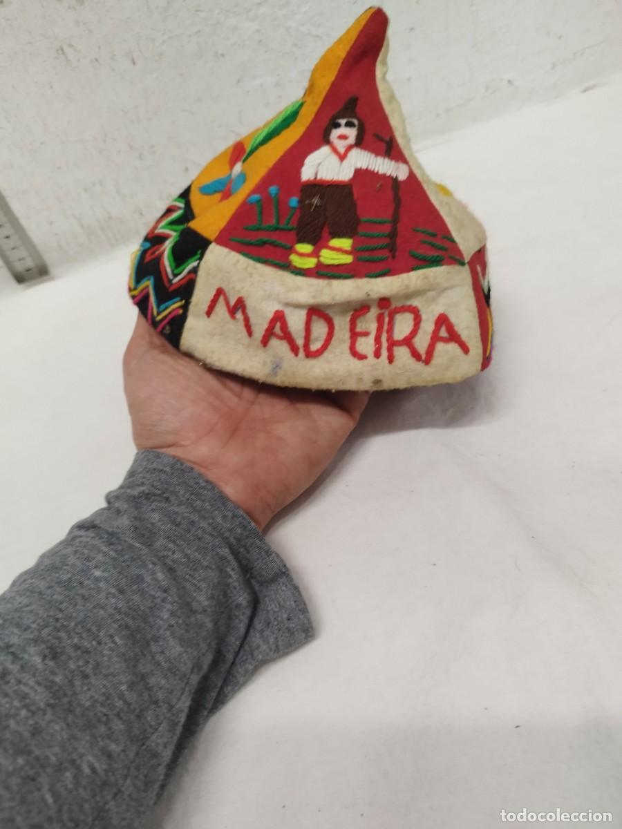 Antig&uuml;edades: Antiguo gorro tipico de madeira. - Foto 1