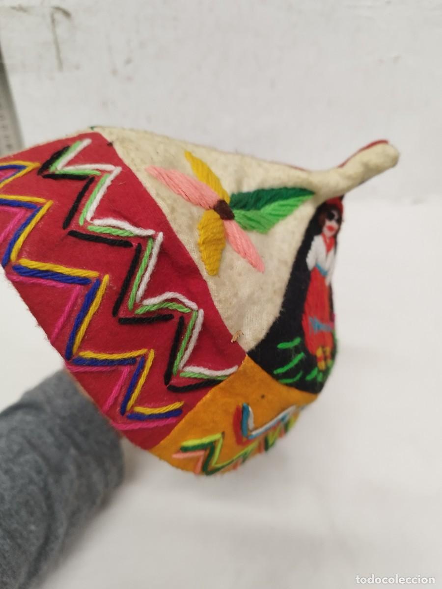 Antig&uuml;edades: Antiguo gorro tipico de madeira. - Foto 3