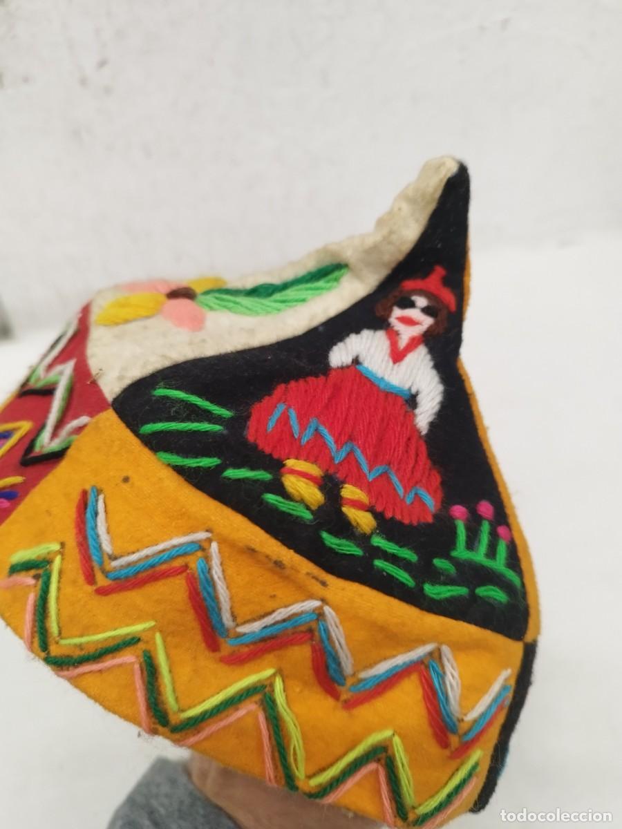 Antig&uuml;edades: Antiguo gorro tipico de madeira. - Foto 4