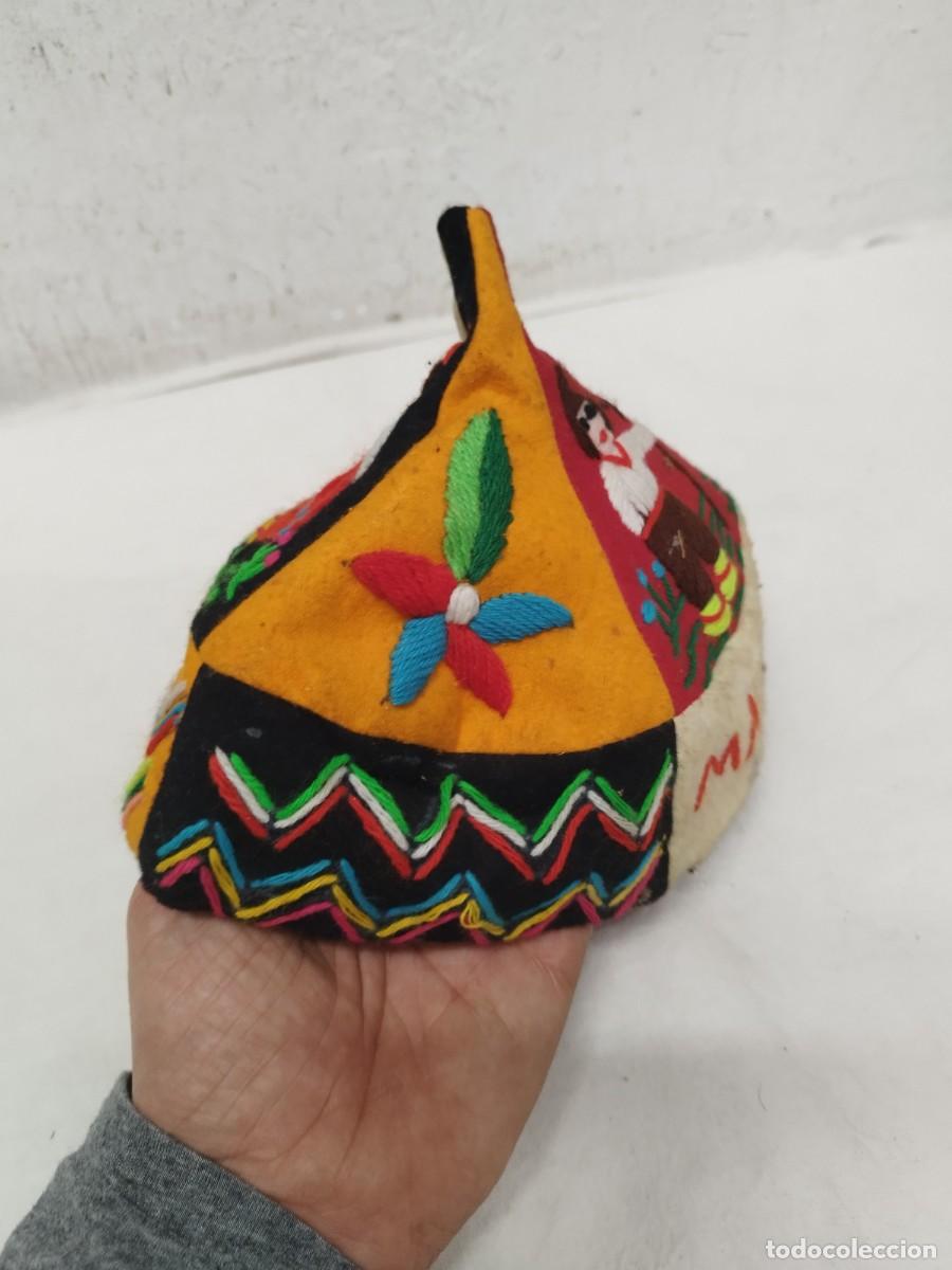 Antig&uuml;edades: Antiguo gorro tipico de madeira. - Foto 5
