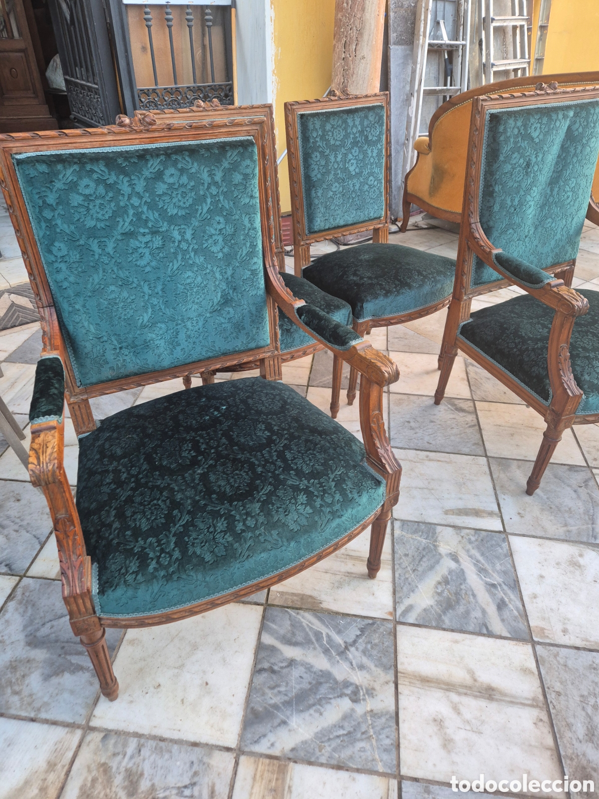 Antig&uuml;edades: Conjunto de salones estilo Luis 16 - Foto 2
