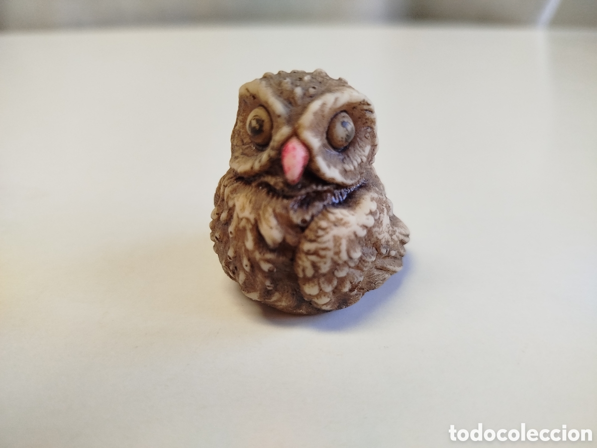 Antiques: Peque&ntilde;a figura de buho en marfilina o resina.