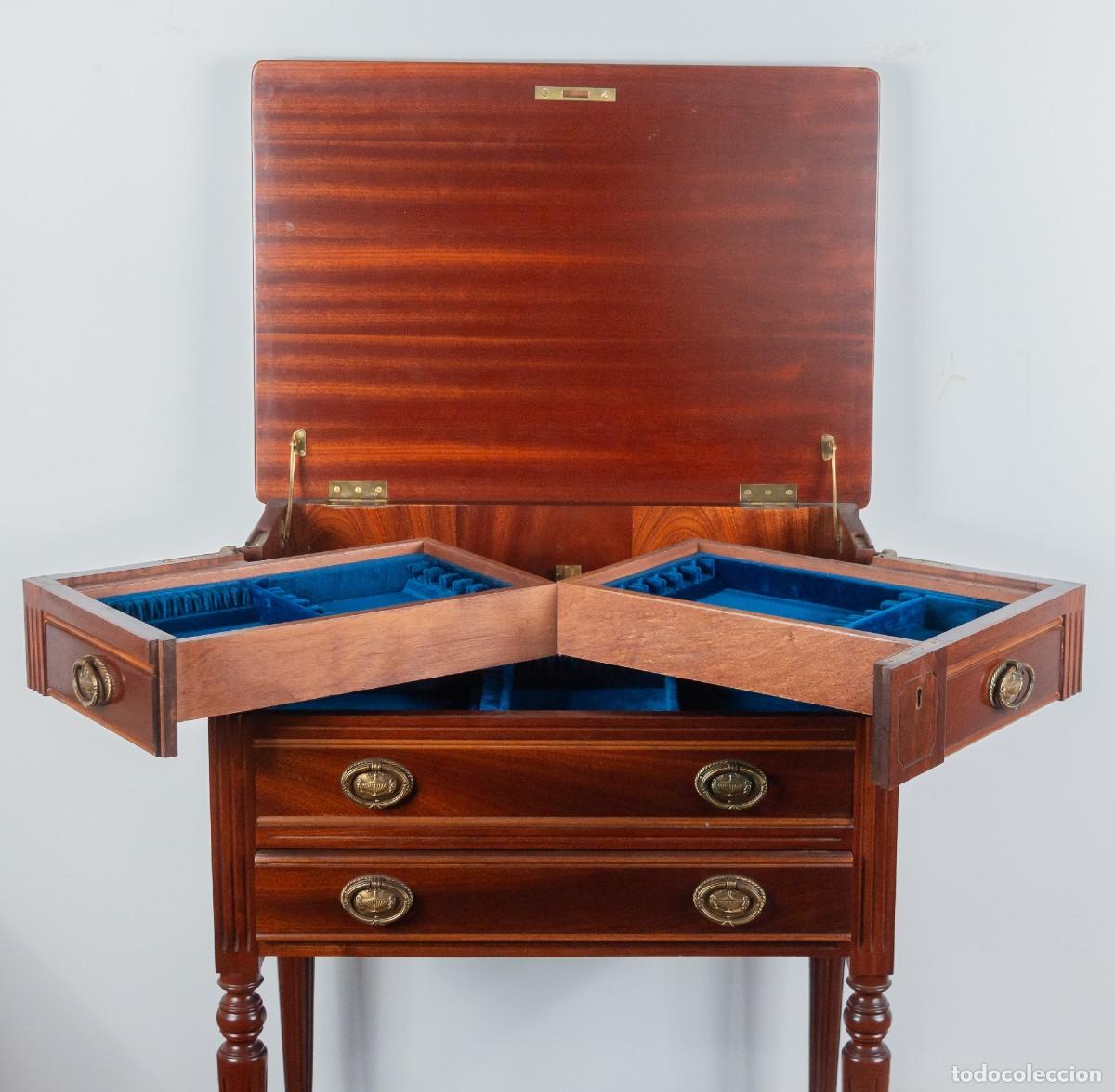Antig&uuml;edades: Mueble cubertero, estilo Luis XVI - Foto 5