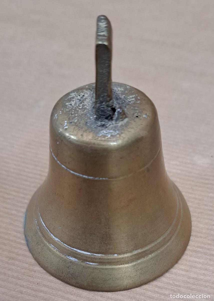 Antig&uuml;edades: Peque&ntilde;a campana de bronce - Foto 3